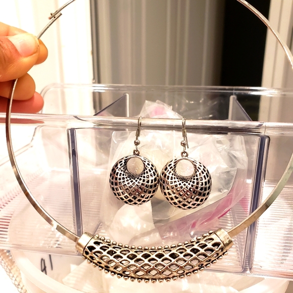 Beautiful set 🔥🔥 - Picture 1 of 3